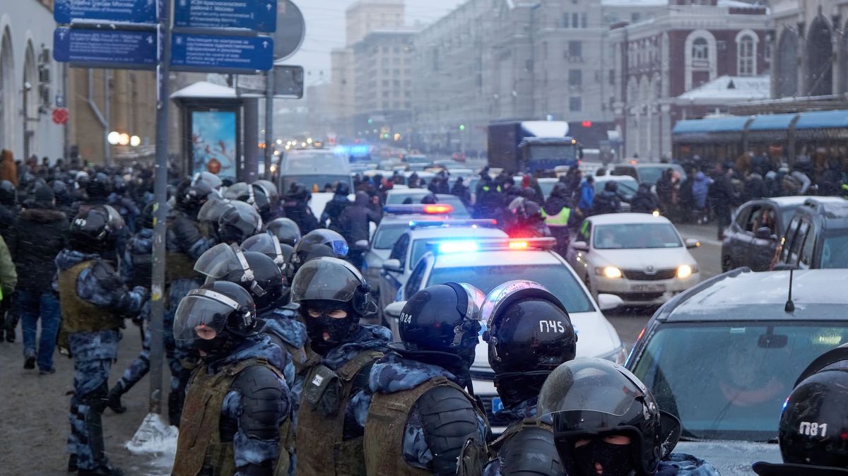 V Rusku zatkli 200 opozičních aktivistů. Porušovali prý koronavirová opatření